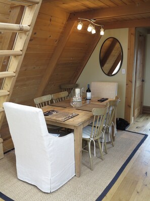 Dining room for six