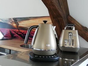 Delonghi Wasserkocher und Toaster