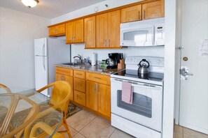 Room, Indoors, Kitchen, Flooring, Microwave