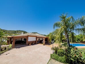 Rural house with good location | Cubo's Holiday Homes