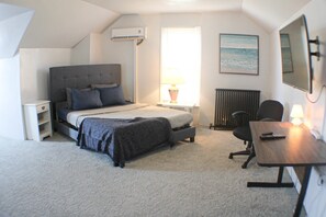 Comfy Queen Bedroom 3
