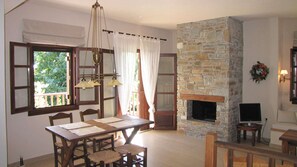 Dining area - first floor