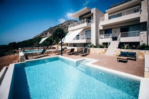 Exterior view Pool # Kassandra
