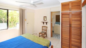 Alma Bay Holiday Unit 3 - Bedroom