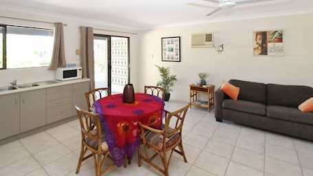 Alma Bay Holiday Unit 3 - Living Area
