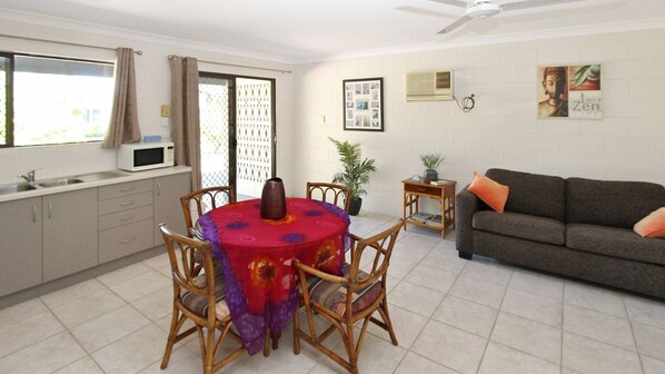 Alma Bay Holiday Unit 3 - Living Area