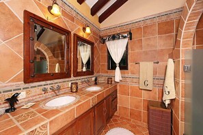 Grand master bathroom