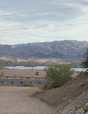 Beautiful Lake Havasu right in your backyard!