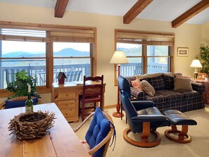 Dining/living room