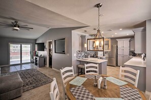 Dining Area | Dishware/Flatware Provided