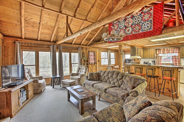 Merritt Vacation Rental | 2BR | 1BA | 900 Sq Ft | Step-Free Access