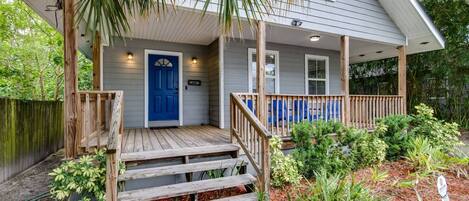 Steps to the front porch