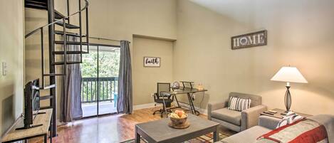 Baton Rouge Vacation Rental | 3BR | 3BA | 1,200 Sq Ft | 2 Stories