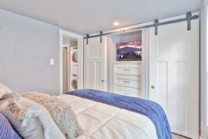 Queen bed in the master bedroom