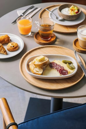 Breakfast meal
