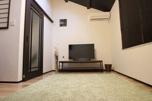 Amazon fire stick is fully equipped, so please enjoy online videos ♪