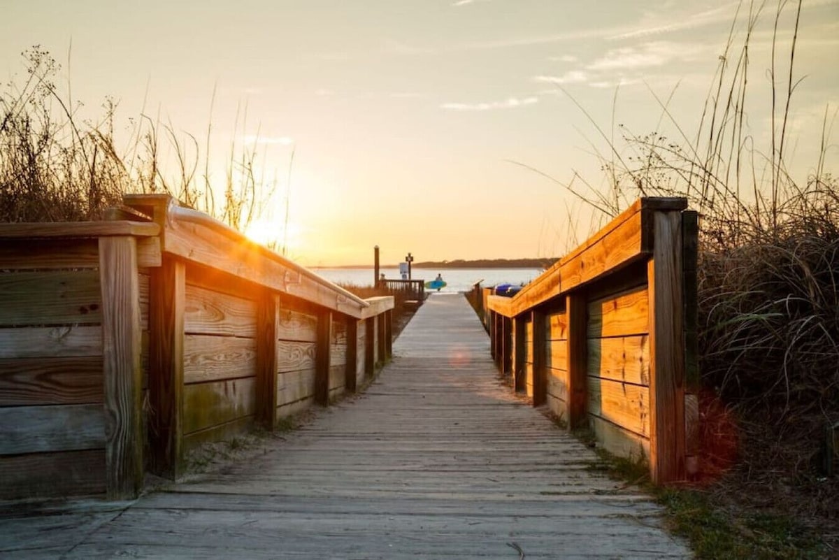 1315 Pelican Watch Villas is on the Beach – 5 Star Rating! – Free Amenity Cards