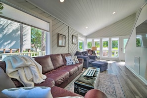 House Interior | Living Room | Free WiFi