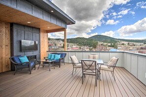 Rooftop Terrace | Mountain & Downtown Views