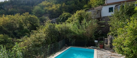Property, Swimming Pool, House, Real Estate, Building, Vacation, Leisure, Estate, Villa, Tree