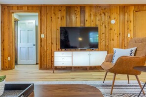 Living area with smart TV and Roku, streaming