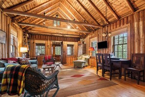 Spacious living room
