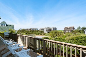 DU913: Rescued | Top Level Sun Deck