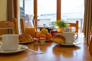 Breakfast meal