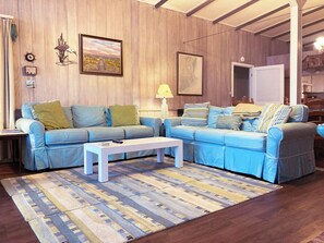 LivingRoom_1