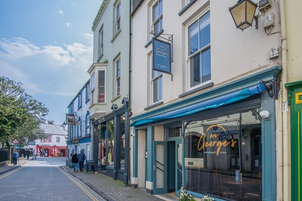 Tipyn O Haul - 1 Bedroom Apartment - Tenby (15046)