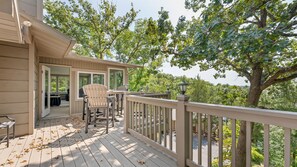 Deck - upper level 