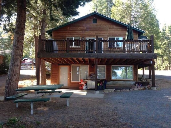 Welcome to beautiful Lake Almanor lakeside resort! Cabin 6 is on the lower level with patio and a picnic table steps from the door.