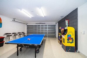 Recently added games room with Table Tennis & 2 x Arcade Games!