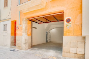 Duplex holiday apartment garage, Palma