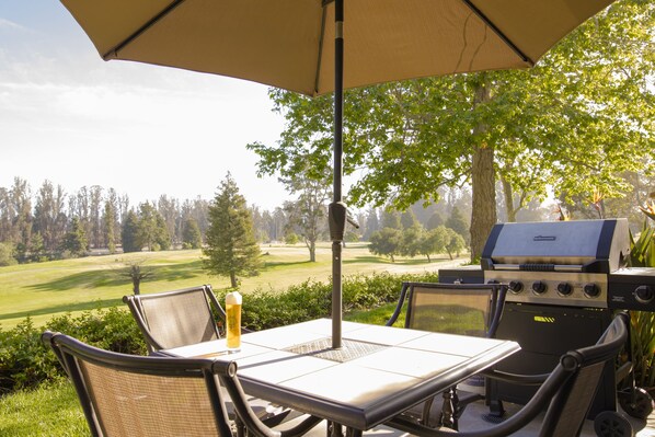Sweeping views of the 9th fairway from the patio, living area & king room