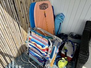 Boogie boards, snorkels, masks, beach chairs and towels and a cooler for you!