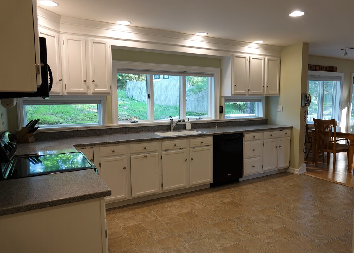 Wildwood Cottage in Seal Harbor – the ideal location for your Acadia adventures!