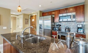Full kitchen!