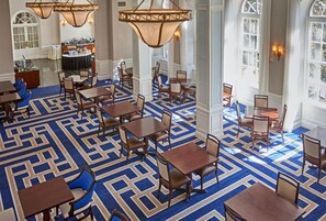 On-site dining area, with FREE breakfasts!
