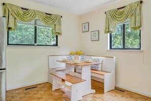 Bright breakfast nook to enjoy a quick breakfast