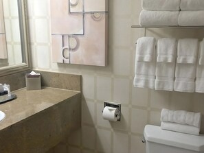 All linens, towels, bathroom essentials are provided!
