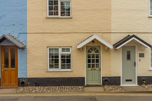 Sea Shanty Cottage, Wells-next-the-Sea: A mere stroll away from the town's bustling quay