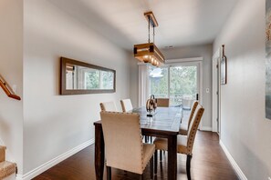 Farmhouse Table that can comfortably sit 6 people or more