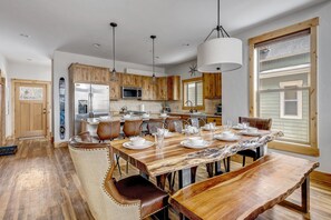 Spacious kitchen and dining area for all of your cooking needs