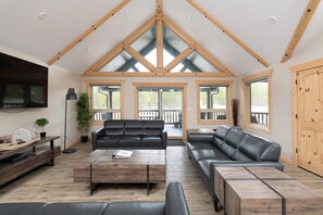 Lazy Moose Cabin Rental (1598)