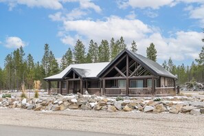 Lazy Moose Cabin Rental (1596)