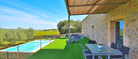 Swimming pool, open air, garden, terrace, holidays