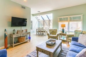 Living Room | Free WiFi | Central A/C | Smart TV