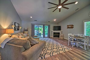 Living Room | Smart TV