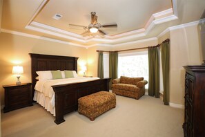 Master King / Bedroom #1
